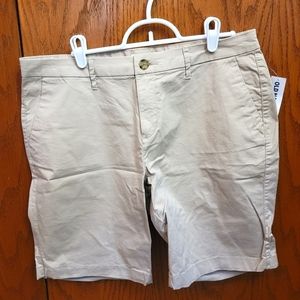 7 inch inseam Old Navy tan shorts